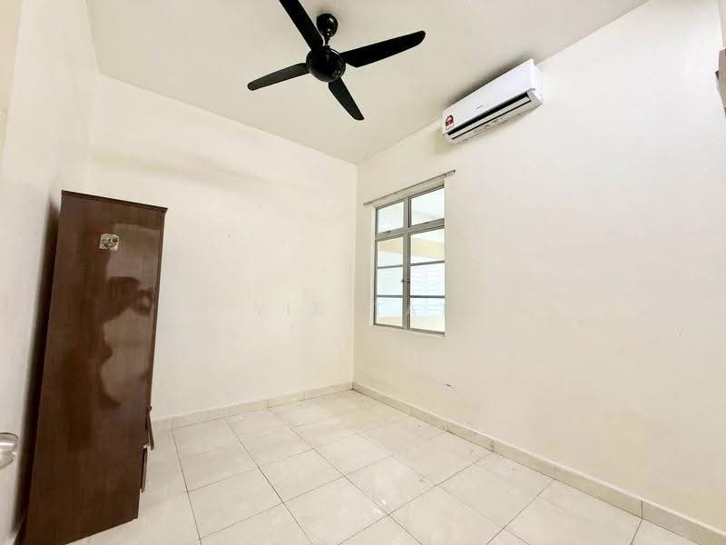 Rumah Teres 2-Tingkat untuk Dijual di Taman Austin Perdana (Tebrau) - Yik Tat - Bedroom - PropertyGuru.com.my