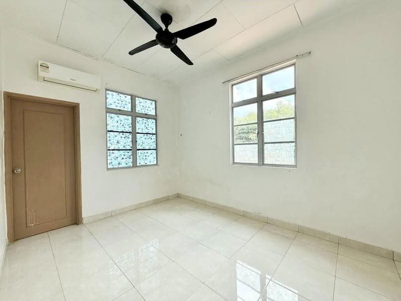 Rumah Teres 2-Tingkat untuk Dijual di Taman Austin Perdana (Tebrau) - Yik Tat - Interior - PropertyGuru.com.my