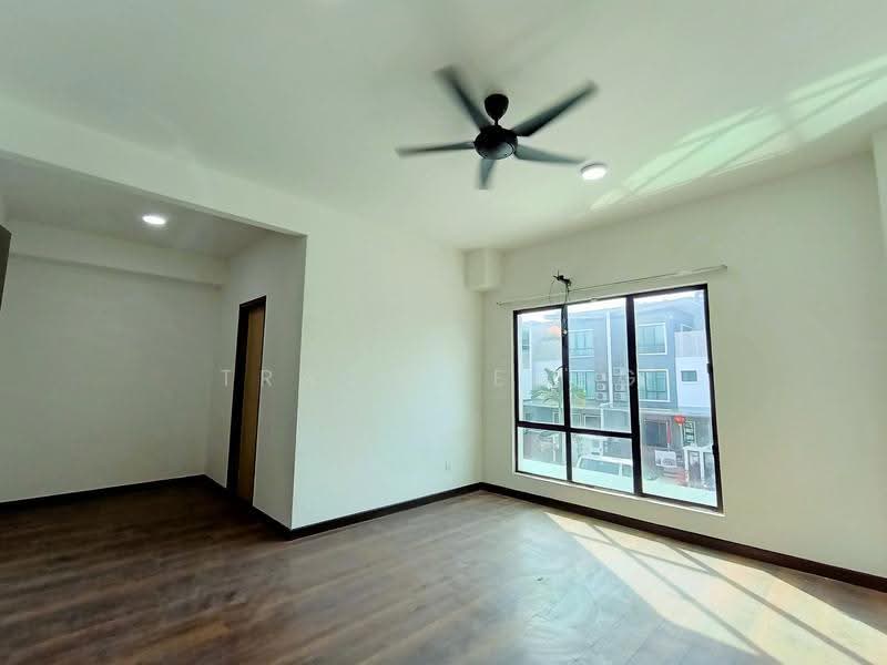 3-storey Terraced House for Sale in Taman Damai Utama (Bandar Kinrara) - Tracy Leong - Living Room - PropertyGuru.com.my