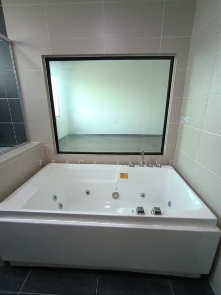 3-storey Terraced House for Sale in Taman Damai Utama (Bandar Kinrara) - Tracy Leong - Bathroom - PropertyGuru.com.my