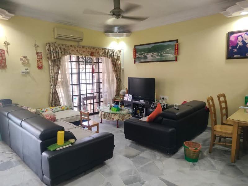Rumah Teres 2-Tingkat untuk Dijual di PJS 3, Taman Sri Manja (Petaling Jaya) - Simone Dang - Living Room - PropertyGuru.com.my