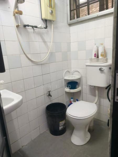 Rumah Teres 2-Tingkat untuk Dijual di PJS 3, Taman Sri Manja (Petaling Jaya) - Simone Dang - Bathroom - PropertyGuru.com.my