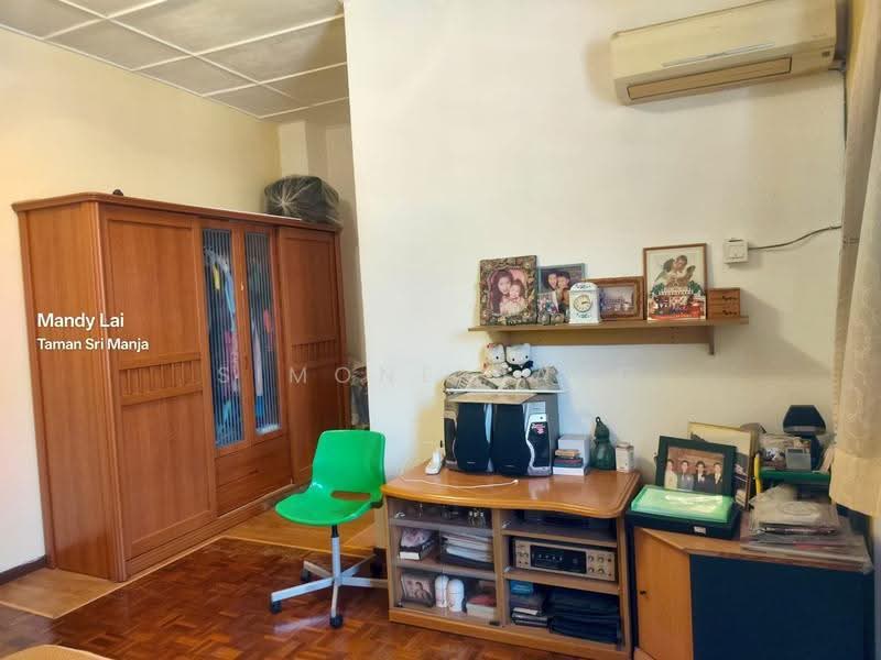 Rumah Teres 2-Tingkat untuk Dijual di PJS 3, Taman Sri Manja (Petaling Jaya) - Simone Dang - Master Room - PropertyGuru.com.my