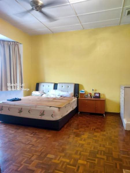 Rumah Teres 2-Tingkat untuk Dijual di PJS 3, Taman Sri Manja (Petaling Jaya) - Simone Dang - Master Bedroom - PropertyGuru.com.my
