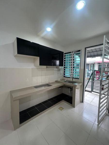Rumah Teres 2-Tingkat untuk Dijual di Seremban (Negeri Sembilan) - Aniq Azmi - Kitchen - PropertyGuru.com.my