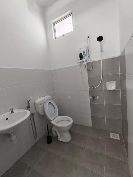 Apartment for Rent at Pangsapuri Kasturi Bandar Dato Onn - Alanis Lee - Bathroom - PropertyGuru.com.my