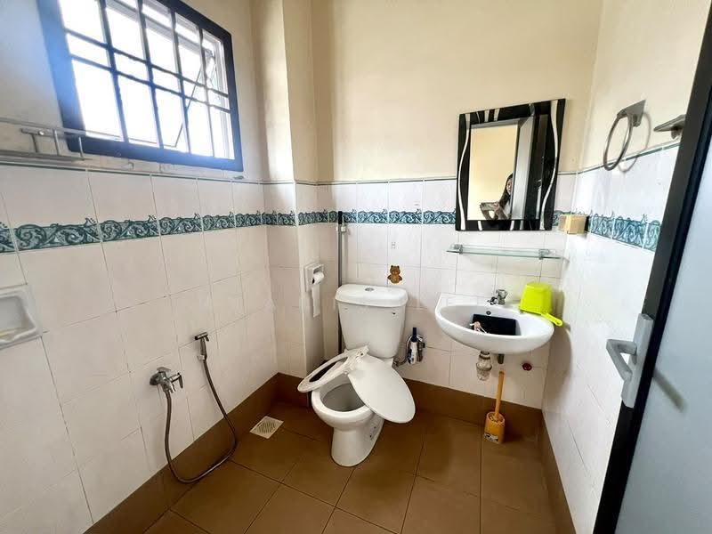 Rumah Teres 2-Tingkat untuk Dijual di Taman Setia Indah (Tebrau) - Alanis Lee - Bathroom - PropertyGuru.com.my