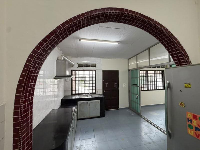 2-storey Terraced House for Sale in Taman Sri Putri (Skudai) - Thom Master Ang - Kitchen - PropertyGuru.com.my