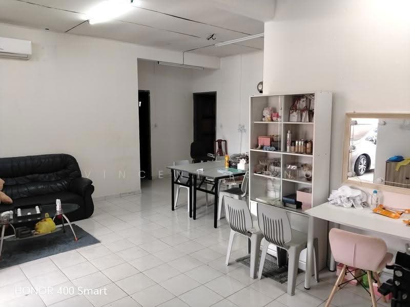 Rumah Berkembar untuk Dijual di Taman Luyang (Kota Kinabalu) - Vincent Leong - Living Room - PropertyGuru.com.my