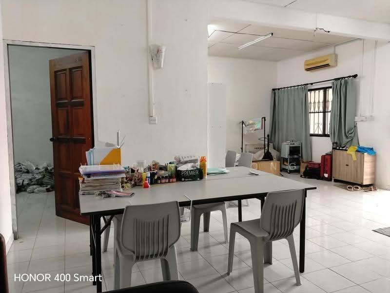 Rumah Berkembar untuk Dijual di Taman Luyang (Kota Kinabalu) - Vincent Leong - Study - PropertyGuru.com.my