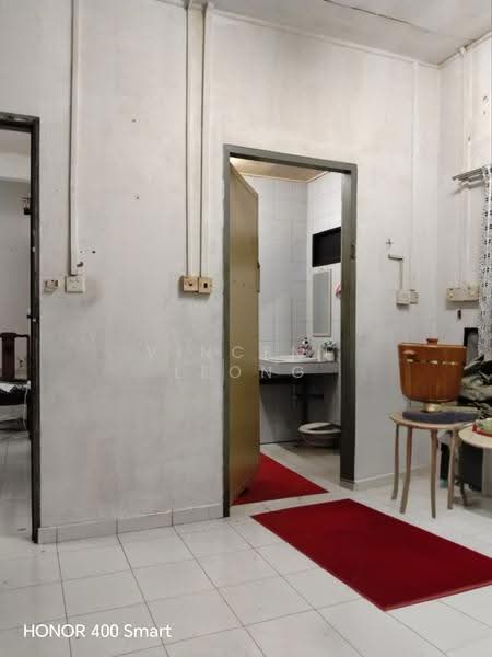 Rumah Berkembar untuk Dijual di Taman Luyang (Kota Kinabalu) - Vincent Leong - Bathroom - PropertyGuru.com.my