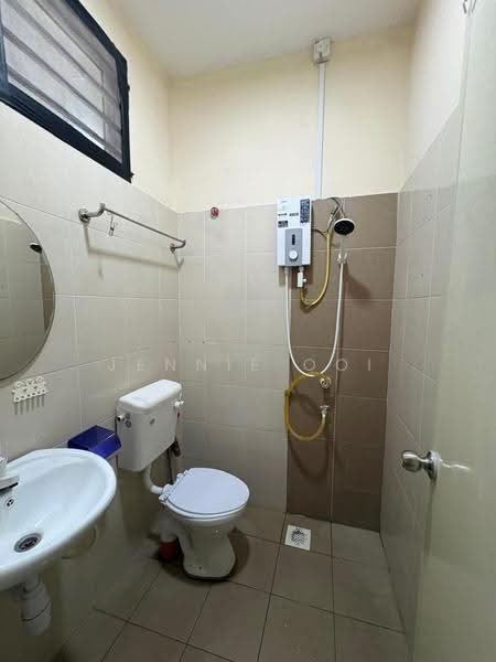1-storey Terraced House for Sale in Bandar Penawar (Kota Tinggi) - Jennie Ooi - Bathroom - PropertyGuru.com.my