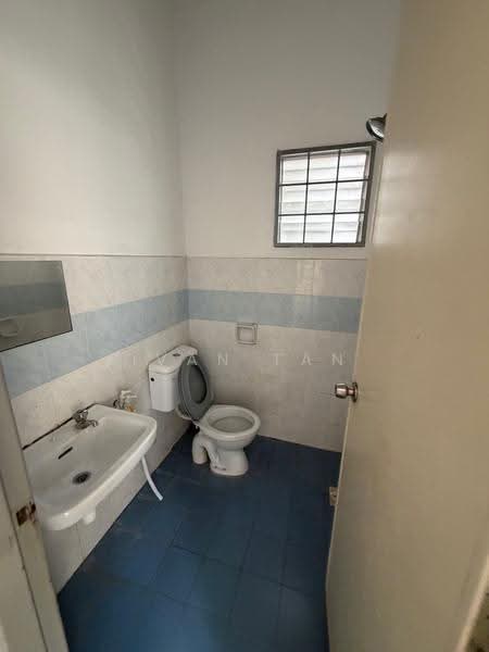 2-storey Terraced House for Rent in Saujana Damansara (Damansara Damai) - Ivan Tan - Bathroom - PropertyGuru.com.my