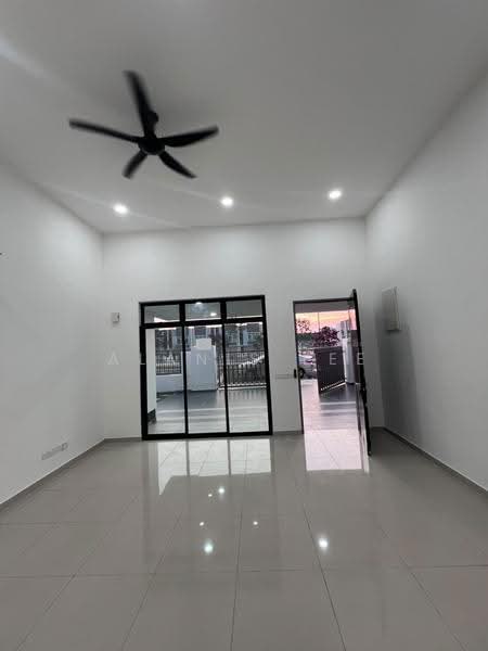 Semi-Detached House for Rent in Bandar Putra Kulai (Kulai) - Alanis Lee - Living Room - PropertyGuru.com.my