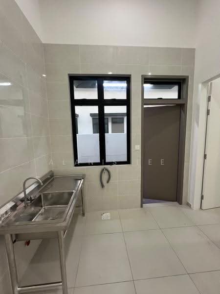 Semi-Detached House for Rent in Bandar Putra Kulai (Kulai) - Alanis Lee - Kitchen - PropertyGuru.com.my