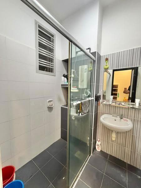 Rumah Teres 2-Tingkat untuk Dijual di Setia Eco Village (Gelang Patah) - Alanis Lee - Bathroom - PropertyGuru.com.my