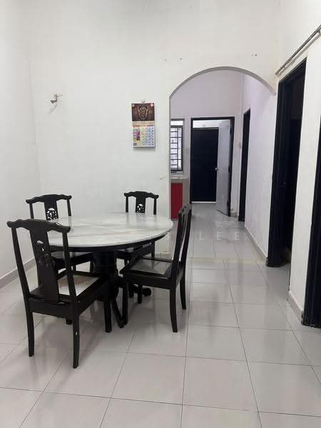 Rumah Teres 2-Tingkat untuk Disewa di Taman Seri Austin (Tebrau) - Alanis Lee - Dining Room - PropertyGuru.com.my