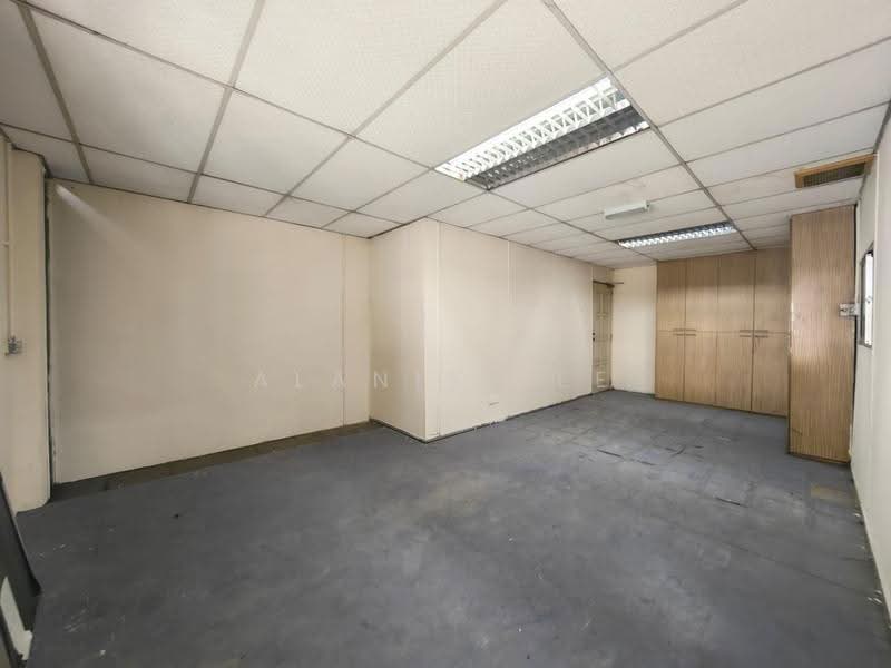 Terrace Factory for Rent in Taman Daya (Johor Bahru) - Alanis Lee - Interior - PropertyGuru.com.my