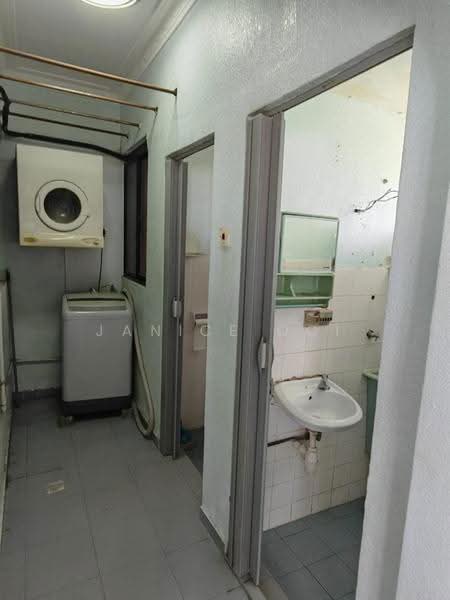 Flat for Rent at Taman Bendera - Janice Ooi - Bathroom - PropertyGuru.com.my