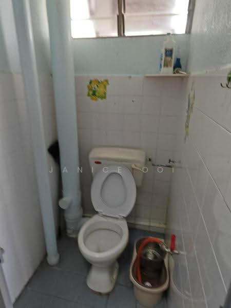 Flat for Rent at Taman Bendera - Janice Ooi - Bathroom - PropertyGuru.com.my