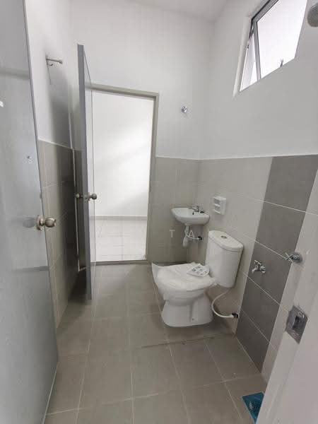 Rumah Teres untuk Dijual di Taman Bestari Perdana (Pasir Gudang) - Jas Tay - Bathroom - PropertyGuru.com.my