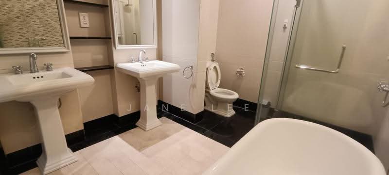 Kondominium untuk Disewa di Quayside Seafront Resort Condominiums - Jane Lee - Bathroom - PropertyGuru.com.my