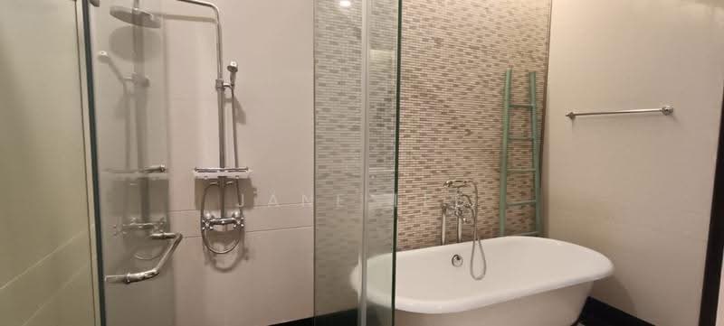 Kondominium untuk Disewa di Quayside Seafront Resort Condominiums - Jane Lee - Bathroom - PropertyGuru.com.my