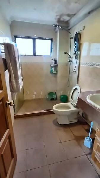 2-storey Terraced House for Sale in Subang Jaya (Selangor) - Baljeet Singh - Bathroom - PropertyGuru.com.my