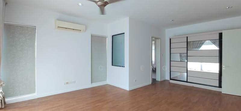 Kediaman Servis untuk Dijual di Residensi Ledang - Tracey Eng - Master Bedroom - PropertyGuru.com.my
