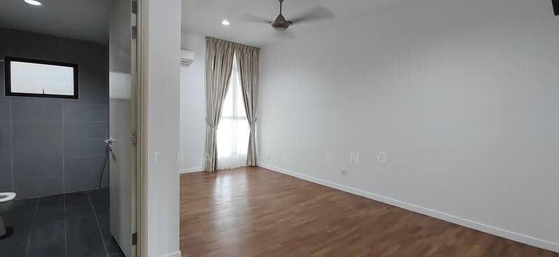 Kediaman Servis untuk Dijual di Residensi Ledang - Tracey Eng - 3rd Bathroom - PropertyGuru.com.my