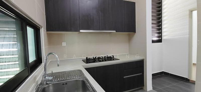 Kediaman Servis untuk Dijual di Residensi Ledang - Tracey Eng - Kitchen - PropertyGuru.com.my