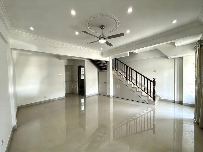 Rumah Teres untuk Dijual di Taman Samudra Teres (Batu Caves) - Mohd Syahidie - Living Room - PropertyGuru.com.my