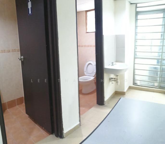 Office for Rent in Bandar Puteri Puchong (Puchong) - Lee Thai Chung - Bathroom - PropertyGuru.com.my