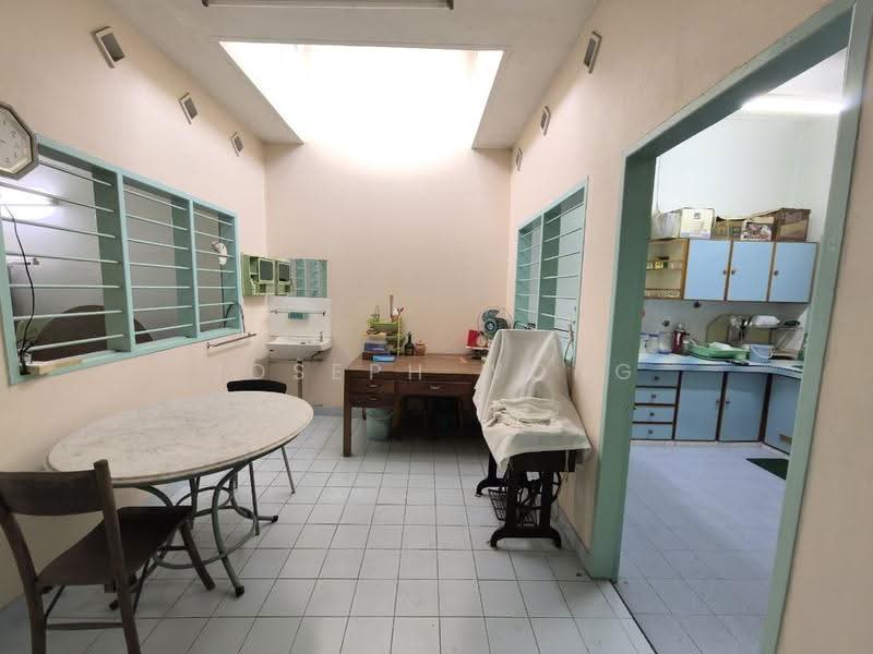 Semi-Detached House for Sale in Taman Maxwell (Ipoh) - Joseph Wong - Kitchen - PropertyGuru.com.my