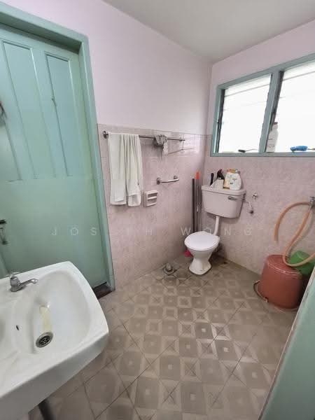 Semi-Detached House for Sale in Taman Maxwell (Ipoh) - Joseph Wong - Bathroom - PropertyGuru.com.my