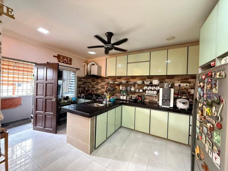 Rumah Teres 1-Tingkat untuk Dijual di Johor Bahru (Johor) - Firdaus Dauz - Kitchen - PropertyGuru.com.my