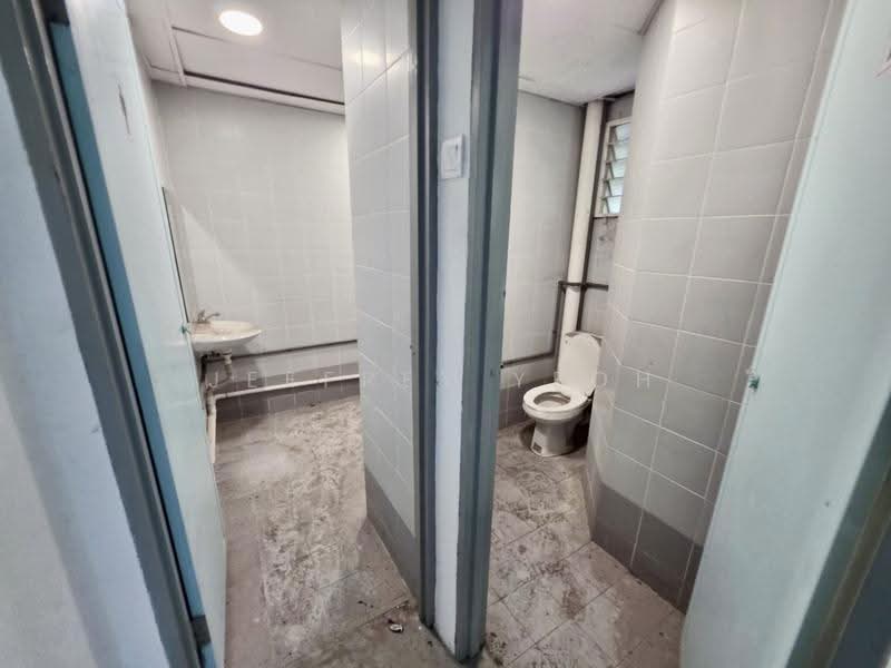 Kedai / Pejabat untuk Disewa di Taman Bagan Jaya (Butterworth) - Jeffrey Yeoh - Bathroom - PropertyGuru.com.my