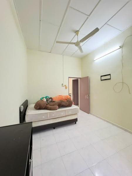 2-storey Terraced House for Sale in Taman Pulai Utama (Skudai) - Jayden Ng - Bedroom - PropertyGuru.com.my