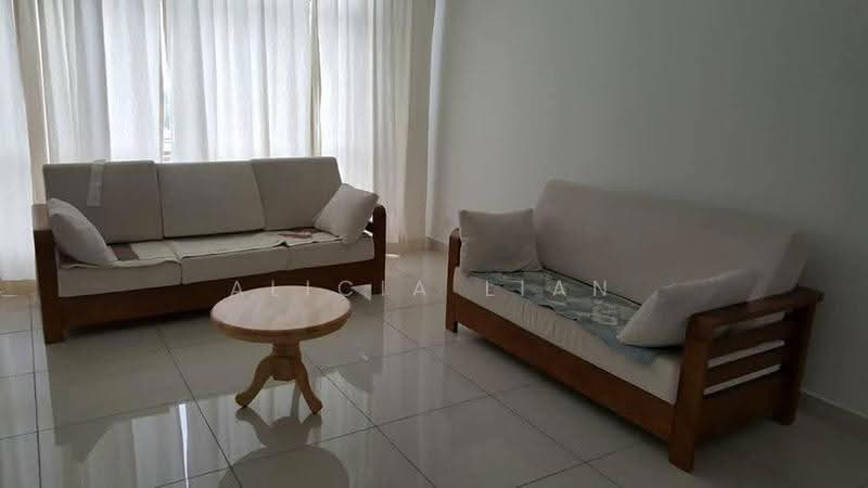 Kediaman Servis untuk Disewa di Molek Pulai - Alicia Lian - Living Room - PropertyGuru.com.my