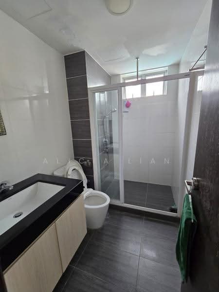 Kediaman Servis untuk Disewa di Molek Pulai - Alicia Lian - Bathroom - PropertyGuru.com.my