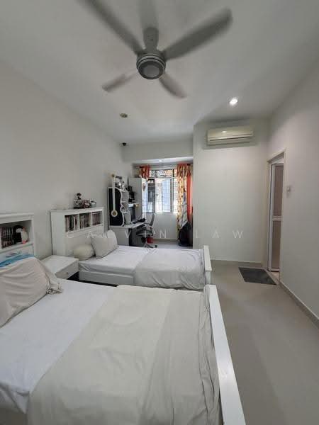 Rumah Teres 2-Tingkat untuk Dijual di Bandar Utama 7 (Bandar Utama) - Calvin Law - Bedroom - PropertyGuru.com.my