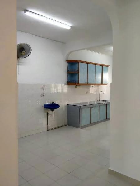 2-storey Terraced House for Sale in Taman Sungai Besi Indah (Seri Kembangan) - Tommy Liew - Kitchen - PropertyGuru.com.my