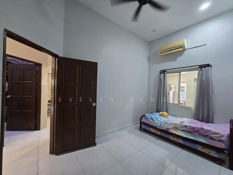 1-storey Terraced House for Sale in Masai (Johor) - Evelyn Heng - Bedroom - PropertyGuru.com.my