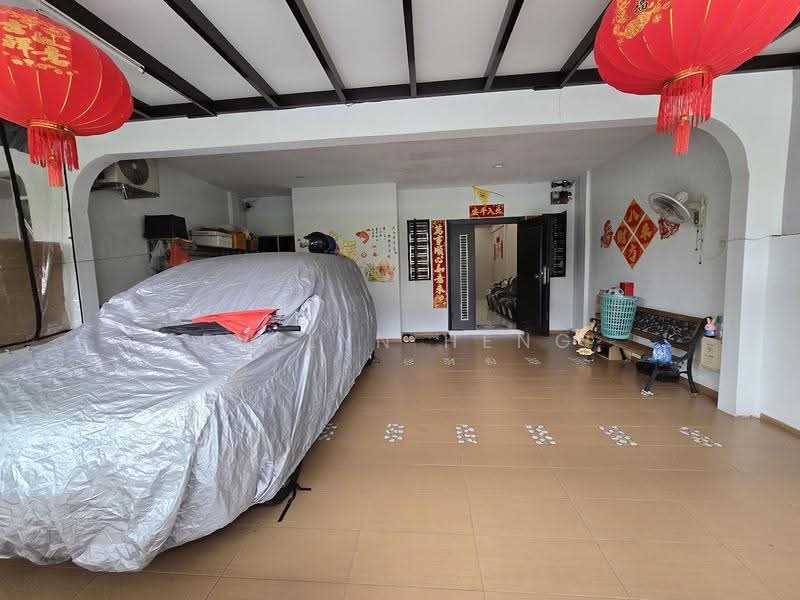 1-storey Terraced House for Sale in Masai (Johor) - Evelyn Heng - Car Park - PropertyGuru.com.my