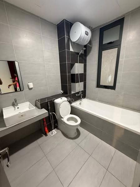 Kediaman Servis untuk Disewa di 8Scape Residence @ Sutera - Nicholas Low - Bathroom - PropertyGuru.com.my