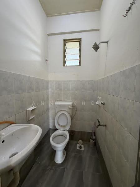 Apartment for Sale at Sri Kepayan - ANNY KHOO - Bathroom - PropertyGuru.com.my