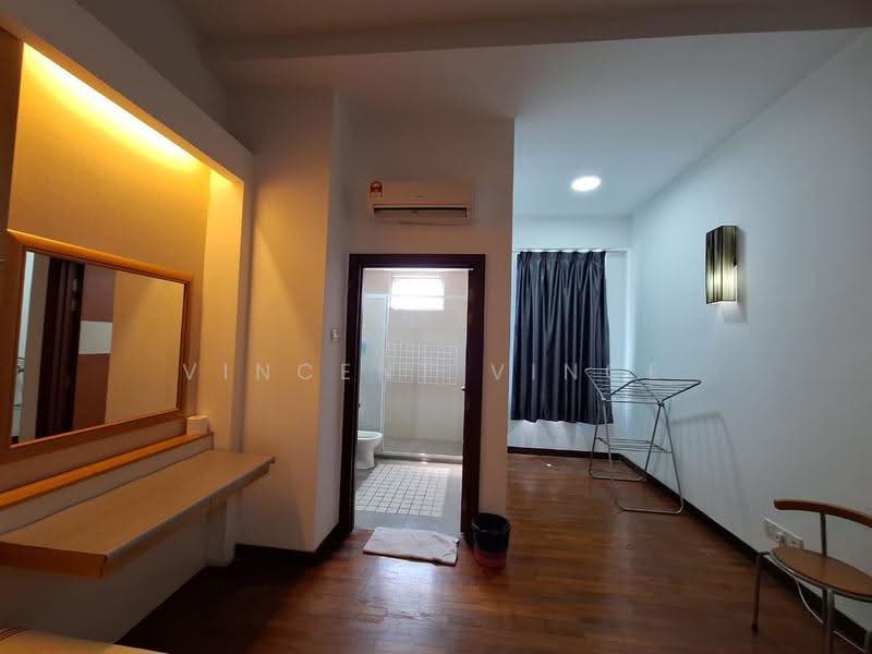 Kediaman Servis untuk Dijual di The Heritage Residence - Vincent Vince - Bathroom - PropertyGuru.com.my