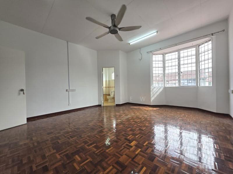 Rumah Teres 2-Tingkat untuk Disewa di Taman Segar Perdana (Cheras) - Ken Lew - Bathroom - PropertyGuru.com.my