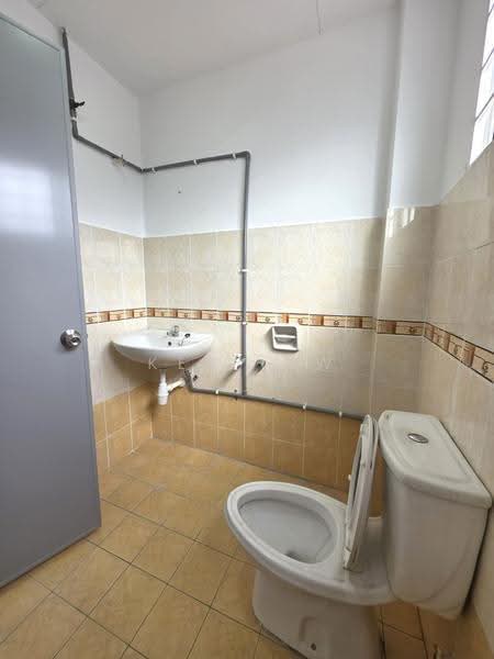Rumah Teres 2-Tingkat untuk Disewa di Taman Segar Perdana (Cheras) - Ken Lew - Bathroom - PropertyGuru.com.my
