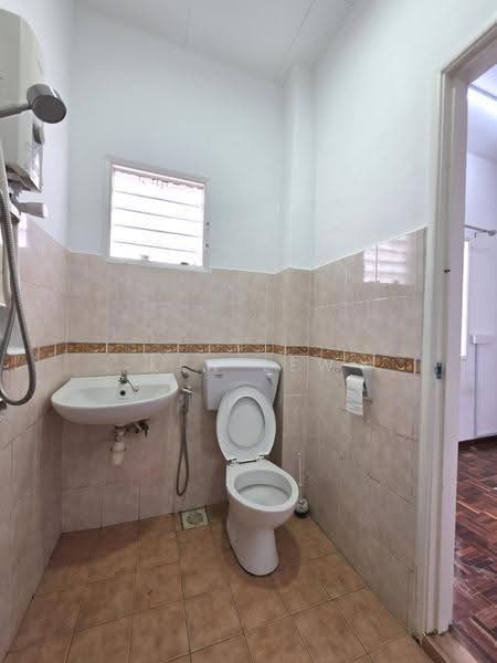 Rumah Teres 2-Tingkat untuk Disewa di Taman Segar Perdana (Cheras) - Ken Lew - Bathroom - PropertyGuru.com.my